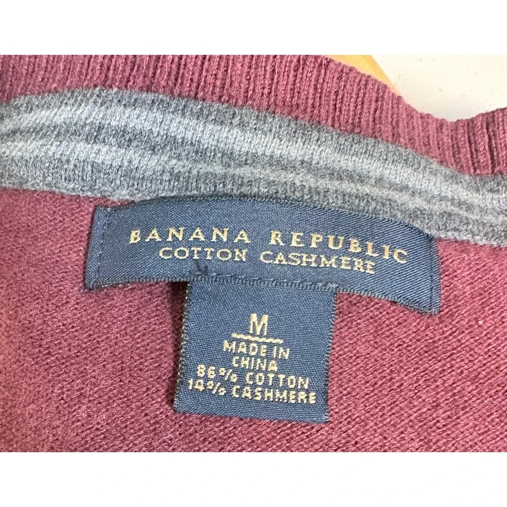 Banana Republic‎ Mens V-Neck Sweater Burgundy Cotton Cashmere Striped Trim Sz M